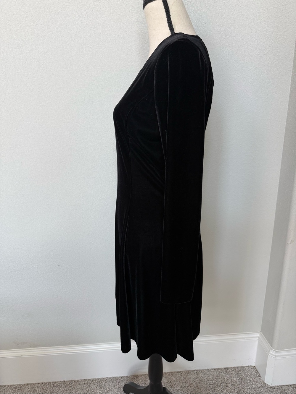 Jessica McClintock Vintage Black Velvet Long Sleeve Cocktail Dress - Picture 2 of 10